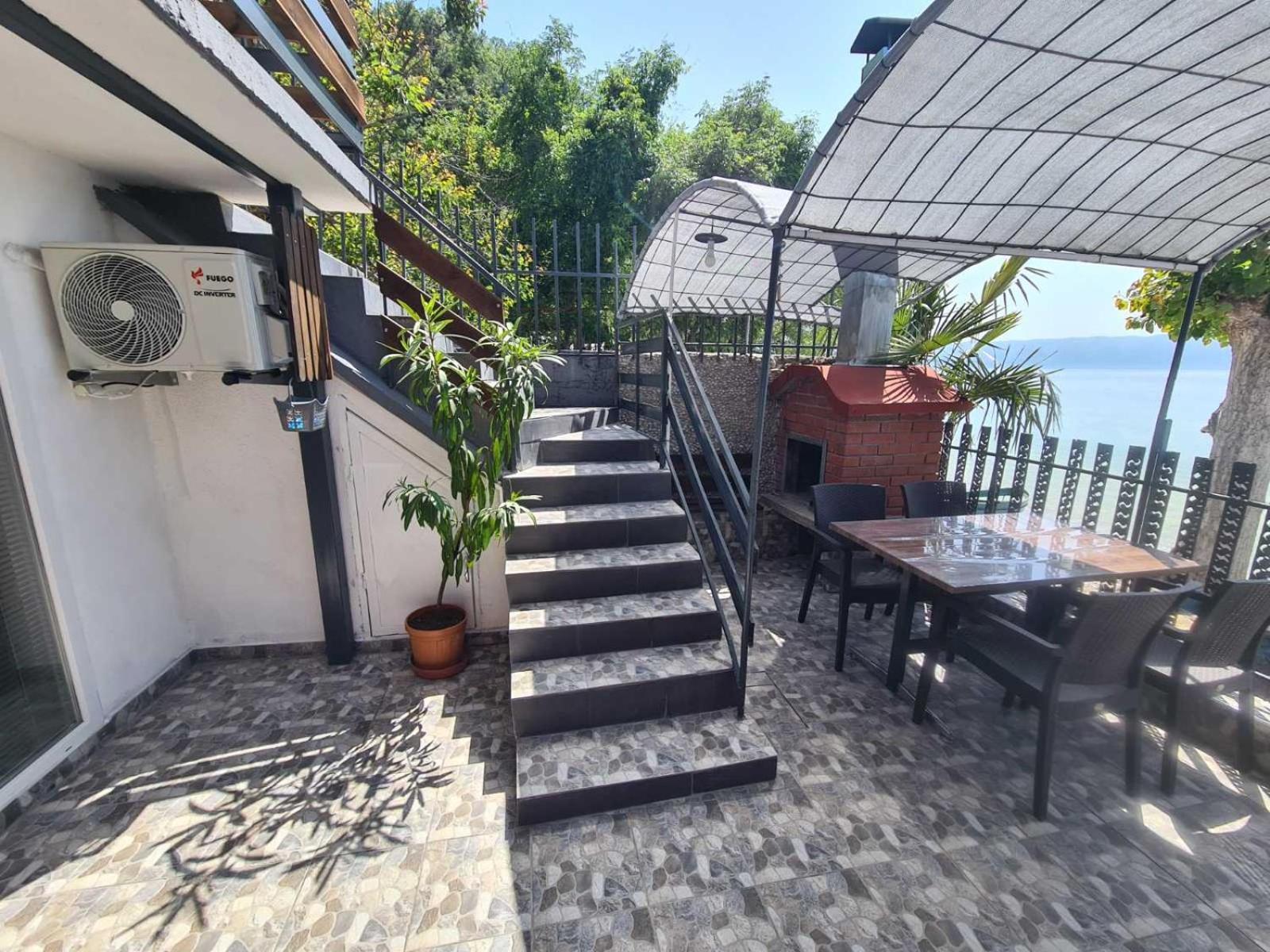 Sunny Trpejca *